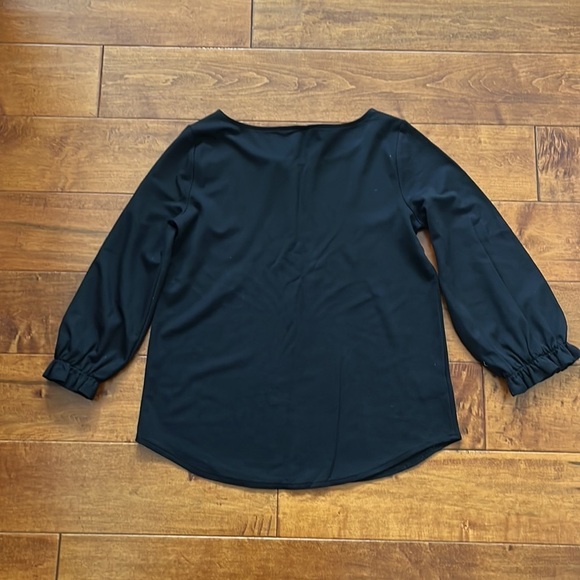 Ann Taylor Relax Fit Black Blouse Size XS - Picture 9 of 9